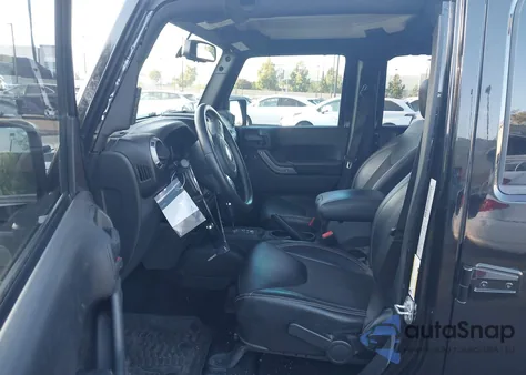 2017 Jeep Wrangler Unlimited Freedom 4X4 из США, поврежденный, VIN 1C4BJWDG4HL584218